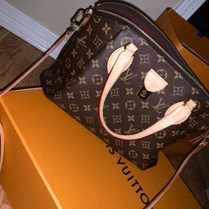 Crossbody or handbag